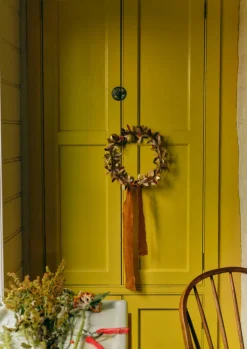 TOAST Mistletoe Paper Wreath- Christmas Decorations